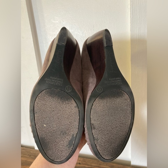 Sam & Libby 8.5 wedge heels slip ons suede pleated detail - Picture 6 of 8